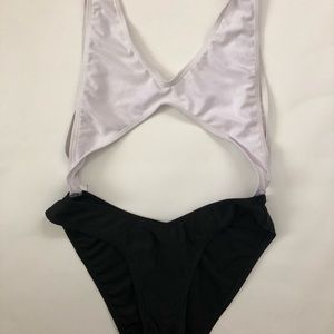 SEXY ONE PIC SWIM SIZE SMALL